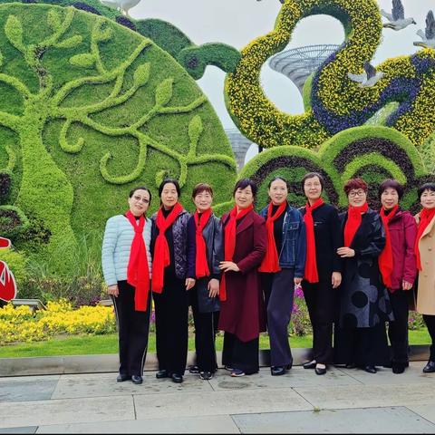 金昌美苑走秀队，如今己有12人，且多次受邀演出，受到好评！大家自娱自乐，退休生活丰富多彩！