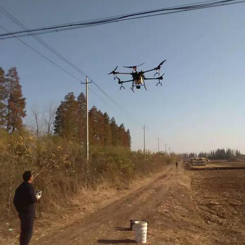 二管区抓住灌水时机封闭杂草