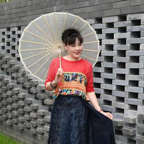 安稳于日常, 清喜于时光, 一程自有一程的芬芳。摄影:墨父