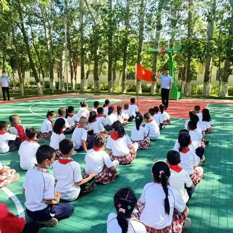 红领巾体验岗  带你走进身边的英雄——塔城市第一小学少先队体验活动