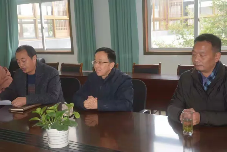 漆桥中心小学举行"周卫东特级教师工作室"揭牌仪式