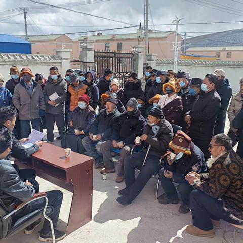 把“一号文件   ”讲在乡亲们的心坎上约改镇易地搬迁安置区联合开展“一讲两稳三促”宣讲活动