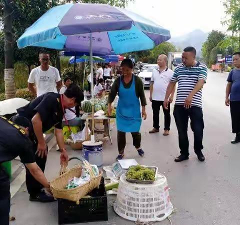 海龙镇“深化全国文明城市建设    (一)整顿马路市场篇”