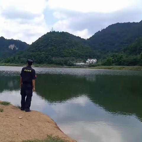 维护生态环境   禁渔在行动
