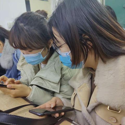 教师重回课堂 手机玩出双减