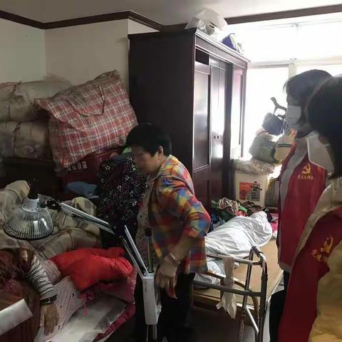 大同街道友谊社区党员志愿服务小分队入户开展志愿服务活动