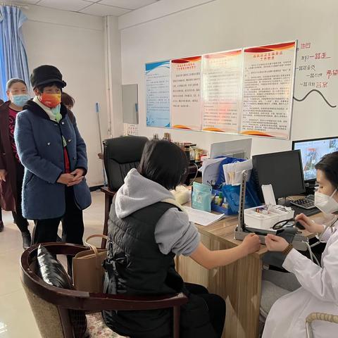 万和城社区联合 承钢职工医院进行“关爱女性 健康相伴 ”三·八妇女节义诊活动