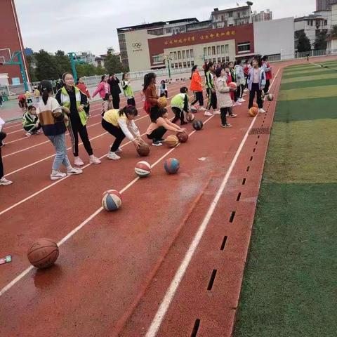 九龙学校女生篮球社团