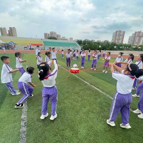 喜迎国庆，与你童行———港西新城小学三年四班