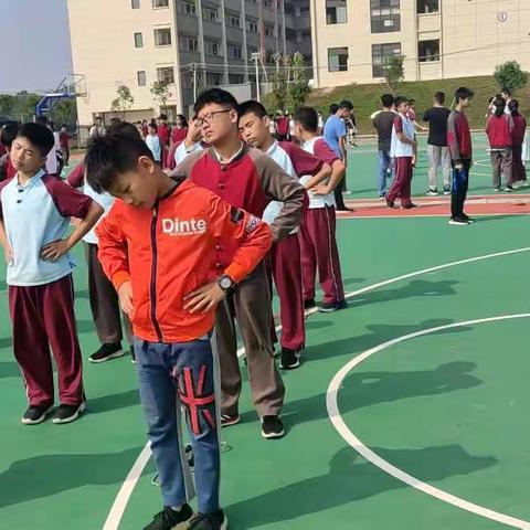 体育——生命中闪耀的火花 记704期中体育考试