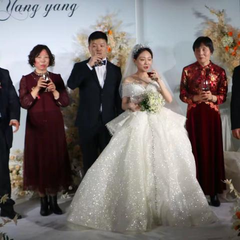 恭祝魏家春同学之子——魏奥林新婚盛典！