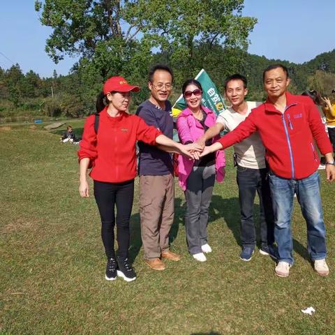 自驾e族黎从榕天锦雷屯露营大联盟