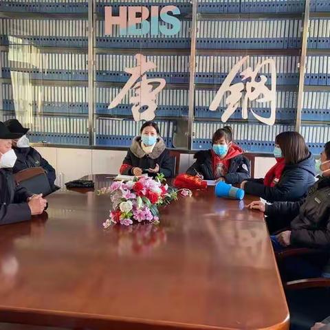 唐钢社区疫情党员志愿巡查队带头坚守疫情防控流动哨
