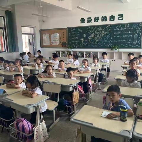 “英”你而美 “语”出精彩--上饶市第一小学三江总校开展美育课堂活动