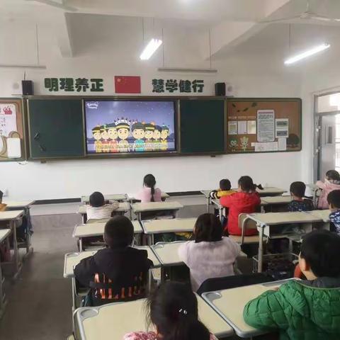 从趣中学 敢于展现--上饶市第一小学三江总校开展美育课堂活动
