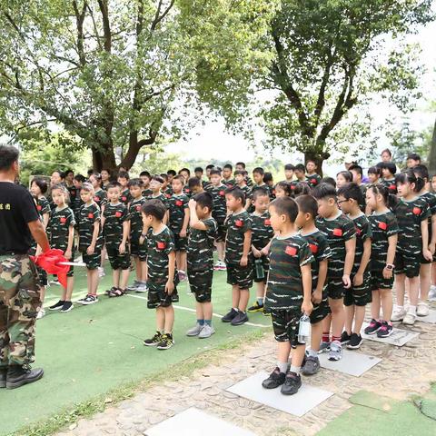 致敬八一建军节，军酷旅【少年军校】第四期夏令营的孩子们军事精彩！