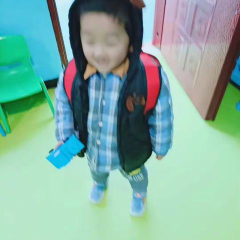 智慧树幼儿园中二班12.13～12.17 幼儿日常