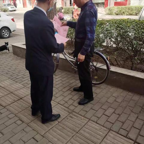 翠屏路社区支行开展反诈骗宣传活动