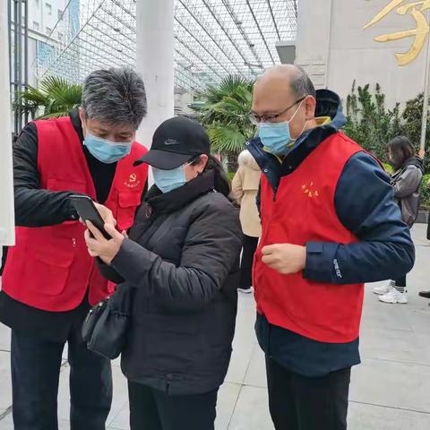 凝聚合力共筑堡垒   助力抗疫安全屏障 --卫滨区市场监管局下沉社区开展全员核酸检测志愿服务