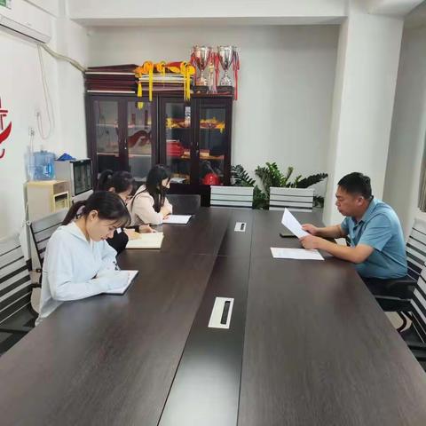 强化问题导向 抓好整改落实     -- 组织人事科巩固提升整改提高阶段成效暨开展科室专题工作会