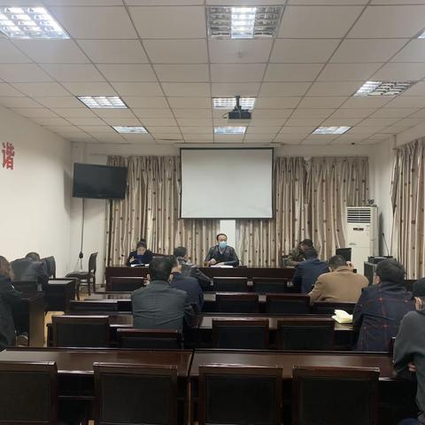 碑林区信访局传达学习全国两会精神召开扫黑除恶专题会议