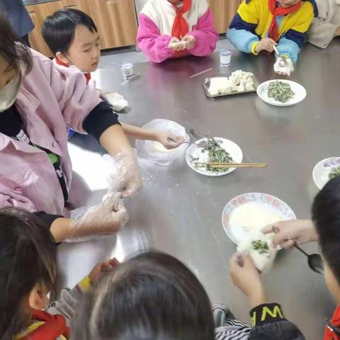 《包饺子》界牌中心小学3（15）班，线下活动