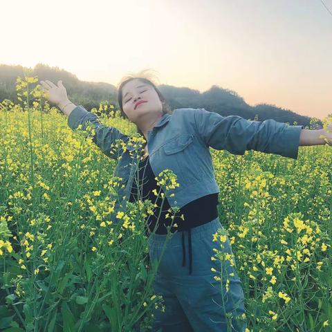 冠军🏆之乡星光油菜花醉身黄金花海中