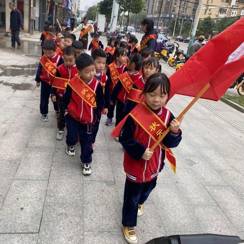 状元府邸幼儿园礼仪社会实践课👏👏👏