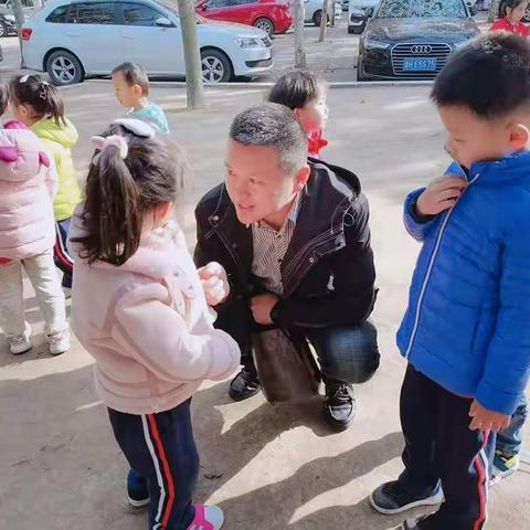 明德班防拐演习活动——小朋友们要提高警惕不要跟陌生人走哦！