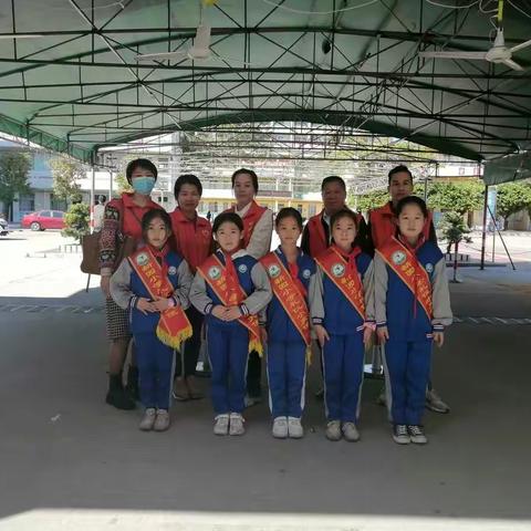 纸短情长，感恩有你——新园小学致敬最美家长志愿者