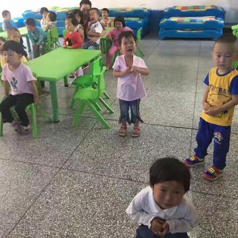 我们都是明天的太阳——林区幼儿园小二班成长记（一）