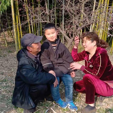 2019年春天，爷爷奶奶陪我们一起看春天！