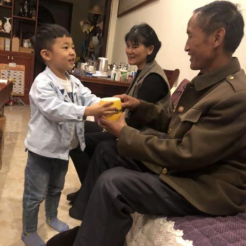 传承孝道美德，从孩子开始…