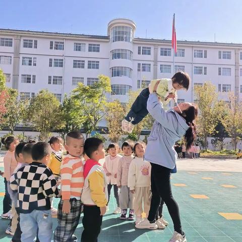 守一树花开等一阵风来 昌宁县幼儿园2024至2025 学年大五班工作总结  殷子松 鲁学会 杨洋