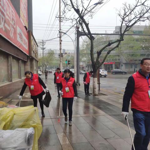 你我齐动手，共保卫生城－－－经济发展办公室积极参与创卫复审工作