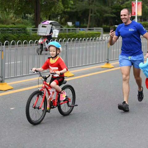 宏瑞车行首届少儿铁人三项赛