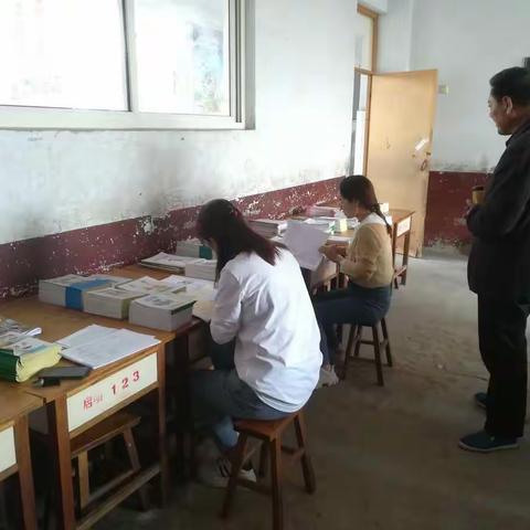 立足常规抓教学，深入检查促提升