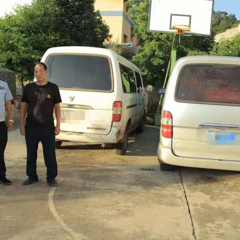 环州派出所联合武定县运政管理所开展交通联合执法