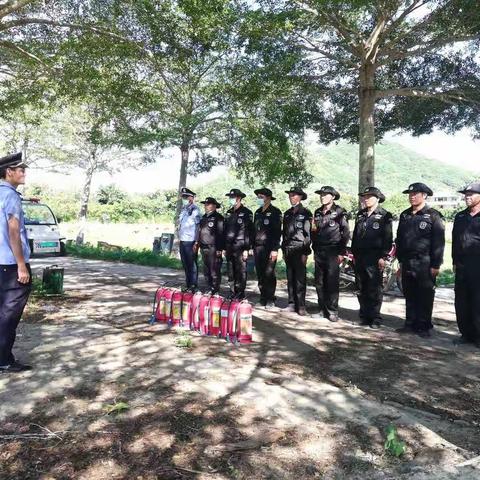 20210618亚龙湾国际玫瑰谷警保联控中队组织安全生产月灭火演练