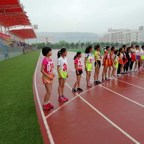 十金三银，展现水沟学子风采----水沟镇中心小学田径队