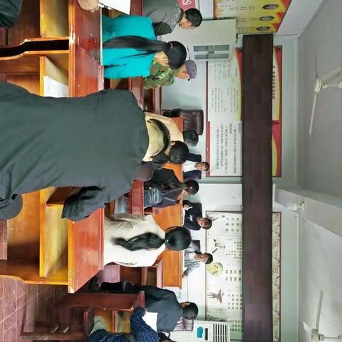 2018年凤冈县人社局对蜂岩镇赵坪村计生两户进行三结合帮扶