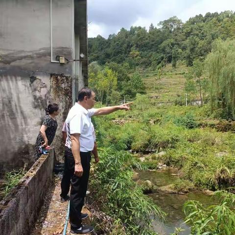 赵坪村抗旱救灾工作在行动