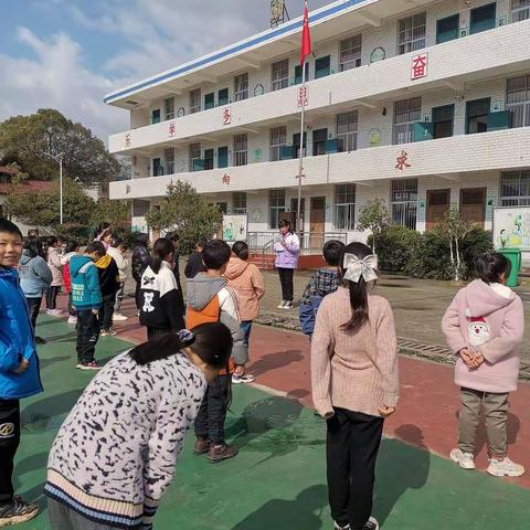 联合小学开展“学雷锋精神，争做新时代小雷锋”系列活动