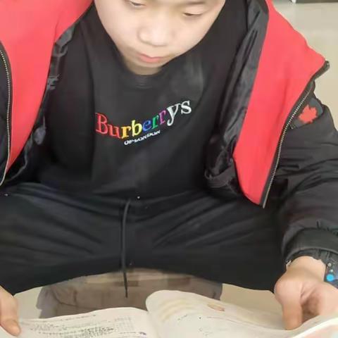 许昌市第六中学七（2）班刘毅凡假期居家日常