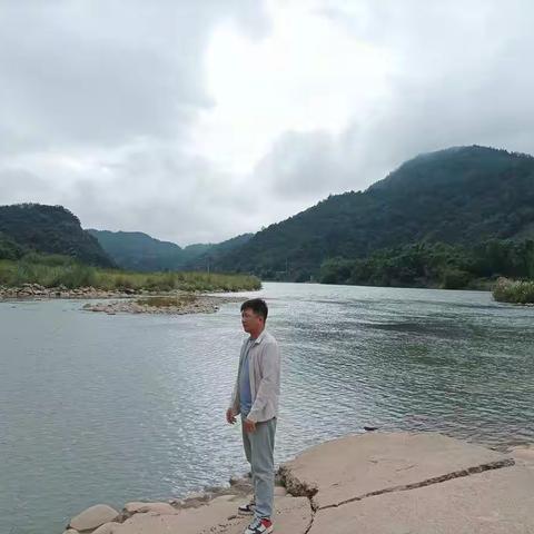 共护美丽河道——梧桐镇开展巡河工作