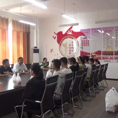 优秀的味道 --东盘中学召开以“优秀的味道”为主题优秀学生座谈会