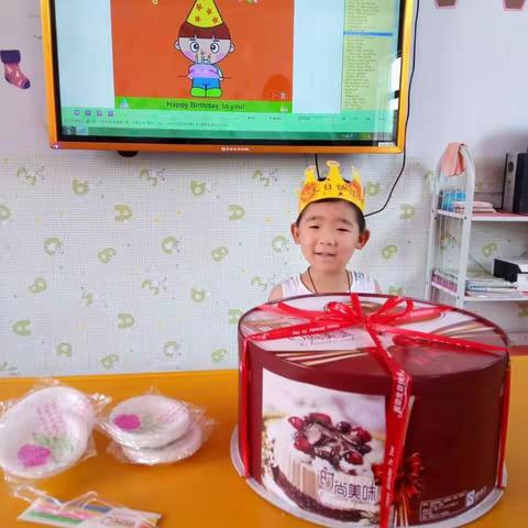 祝： 六六 小朋友生日快乐！健康快乐的成长！