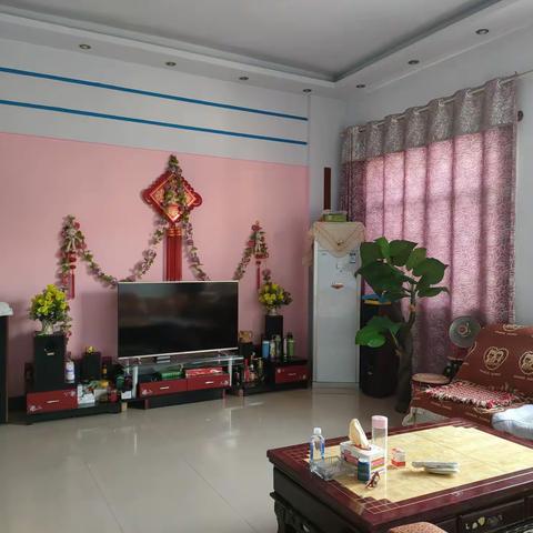 【家家户户大扫除.          风风火火比干劲  .        干干净净张庄人.           欢欢喜喜过大年】