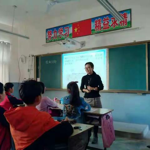 莲花镇五年级数学大教研活动在兴国寺小学举行