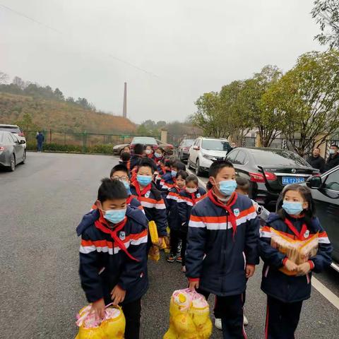 实验二小27班“学雷锋，送温暖”情满敬老院志愿服务实践活动